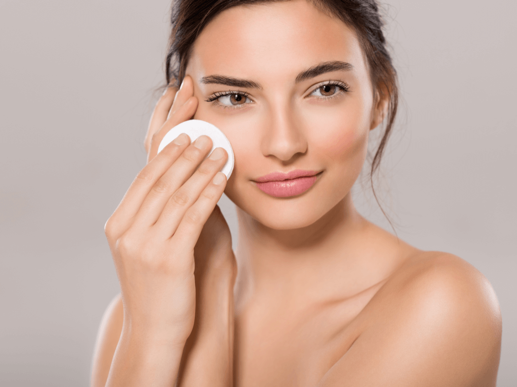 Wie sollten wir unser Gesicht für eine reinere Haut waschen?