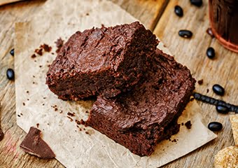 Sağlığına dikkat edenlere: Vegan unsuz brownie tarifi